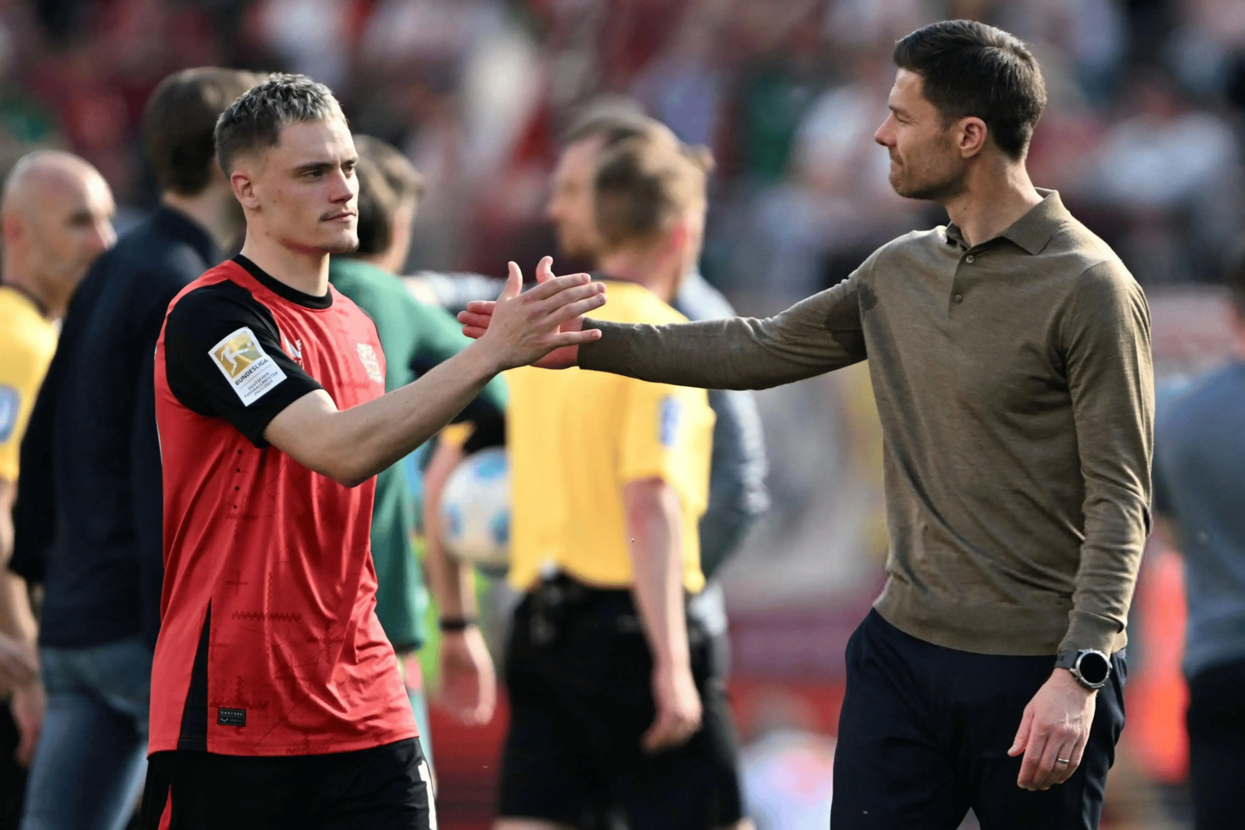 九游体育官网-曼城国际比赛日战术微调冲刺阶段勒沃库森调整名单以备欧超杯，连对手都承认：罗马围绕足总杯官宣签约